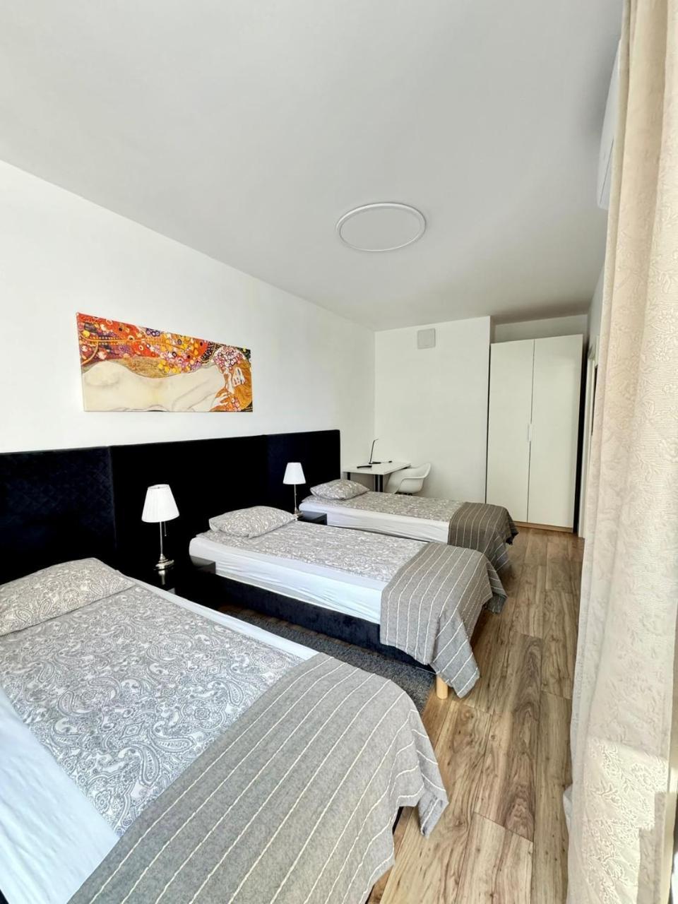 Apartamenty Towarowa Poznan Exterior photo